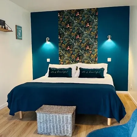 Chic Avec Parking Apartman *