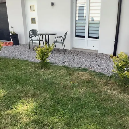 Chic Avec Parking Apartman